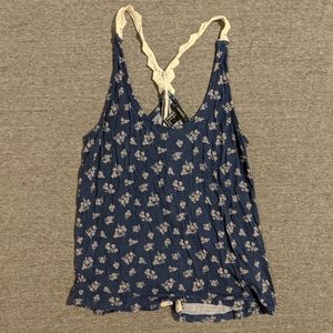 ⭐2 for $6⭐ blue floral open back tank top